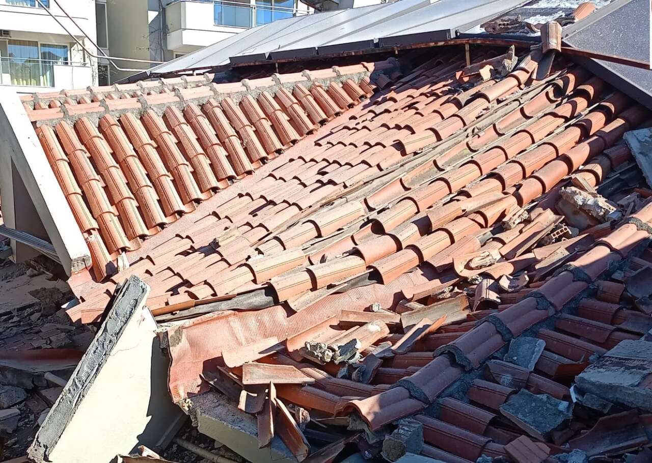 Marmaris’te Otel Çöktü, Olası Facia Kıl Payı Atlatıldı 1